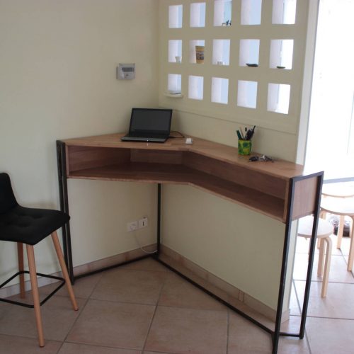 bureau-angle-stand-up-76