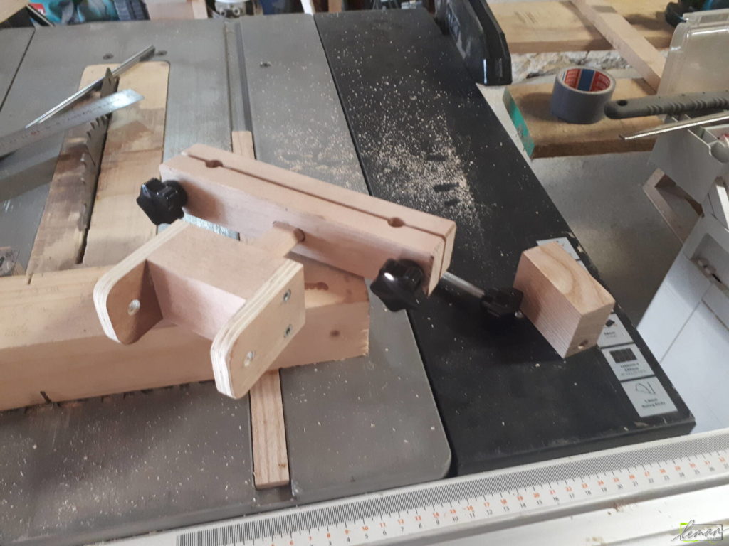 Comment fabriquer un support tablette en bois 